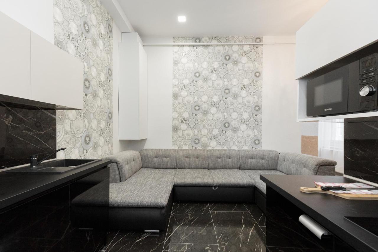 The Golden Executive Apartment