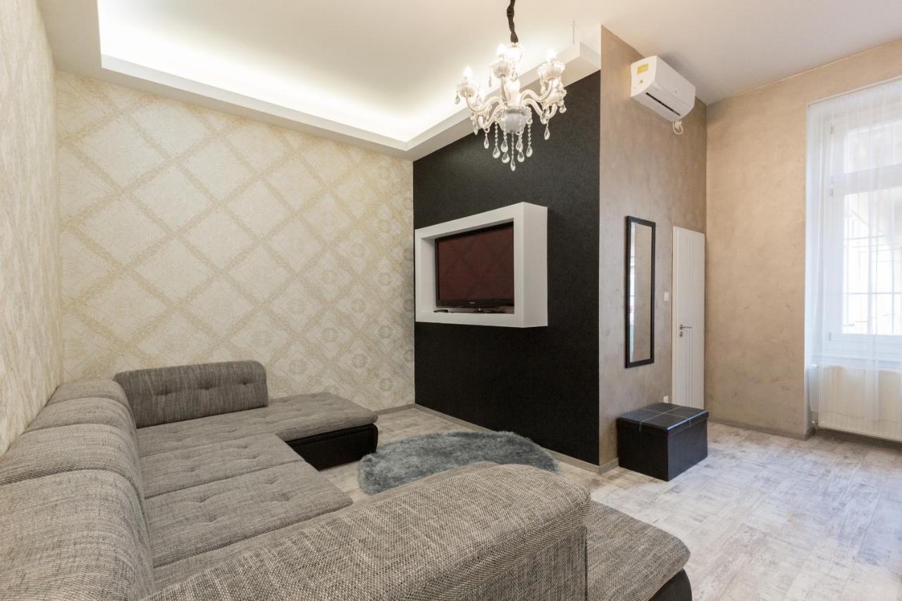 Apartament The Golden Executive